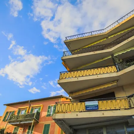 Dina Palace Apartment *