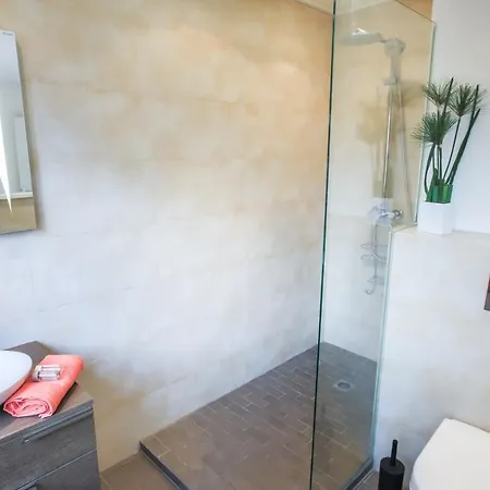 Dina Palace Apartment